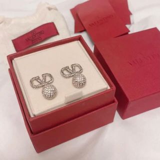 valentino ヴァレンティノ ピアス バッグ シャネル | www.innoveering.net