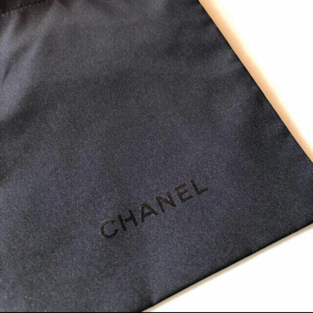 CHANEL(シャネル)のCHANEL♡保存袋　巾着袋　ポーチ レディースのファッション小物(ポーチ)の商品写真