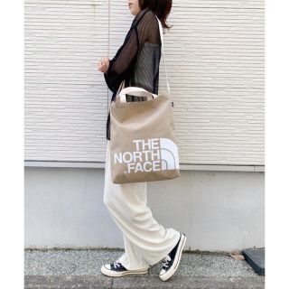 ザノースフェイス(THE NORTH FACE)の【新品】ショルダーバッグ ザ・ノースフェイス BIG LOGO TOTE 2(トートバッグ)