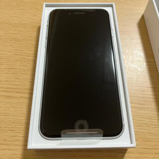 アイフォーン(iPhone)のiPhone SE 第2世代 64GB ホワイト(スマートフォン本体)