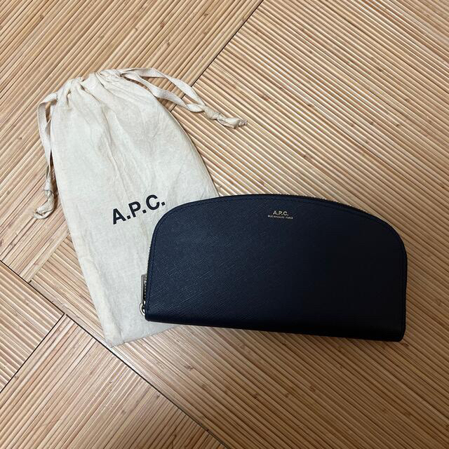 A.P.C - apc長財布ハーフムーンの通販 by aya's shop｜アーペーセー 