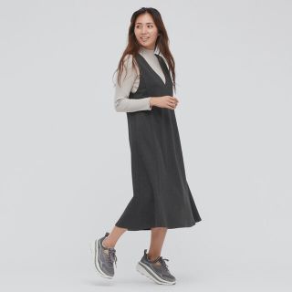 ユニクロ(UNIQLO)のUNIQLO ブラッシュドジャージージャンパースカート (ロングワンピース/マキシワンピース)