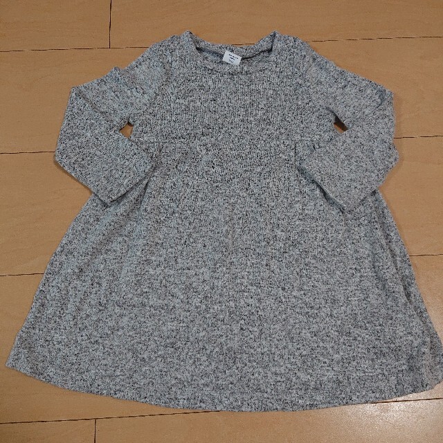 babyGAP(ベビーギャップ)のbabygap ワンピース グレー 90 キッズ/ベビー/マタニティのキッズ服女の子用(90cm~)(ワンピース)の商品写真