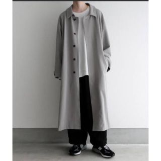 ユニクロ(UNIQLO)の【美品】 完売品 remer リメール ルーズステンカラーコート 白　Sサイズ(ステンカラーコート)