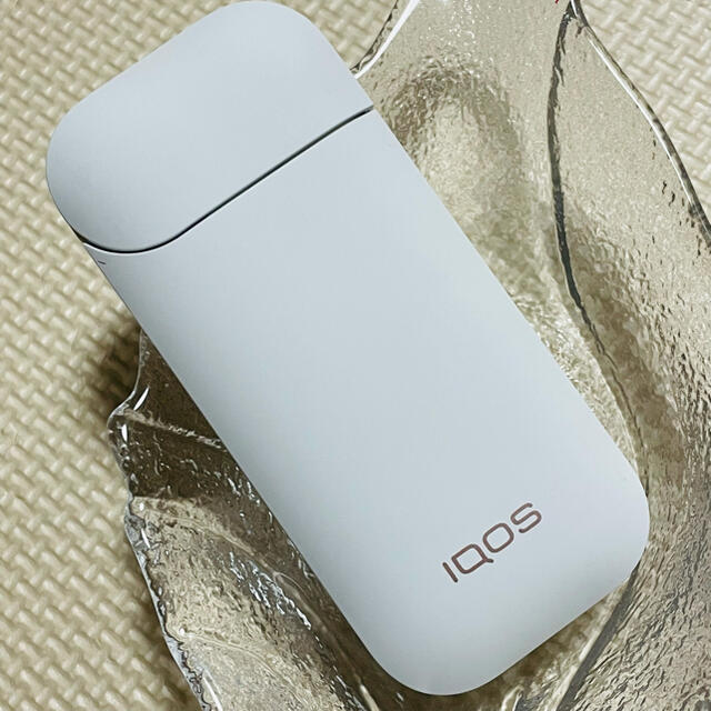 IQOS(アイコス)の☆動作確認済☆ iqos2.4plus チャージャーのみ　ホワイト メンズのファッション小物(タバコグッズ)の商品写真