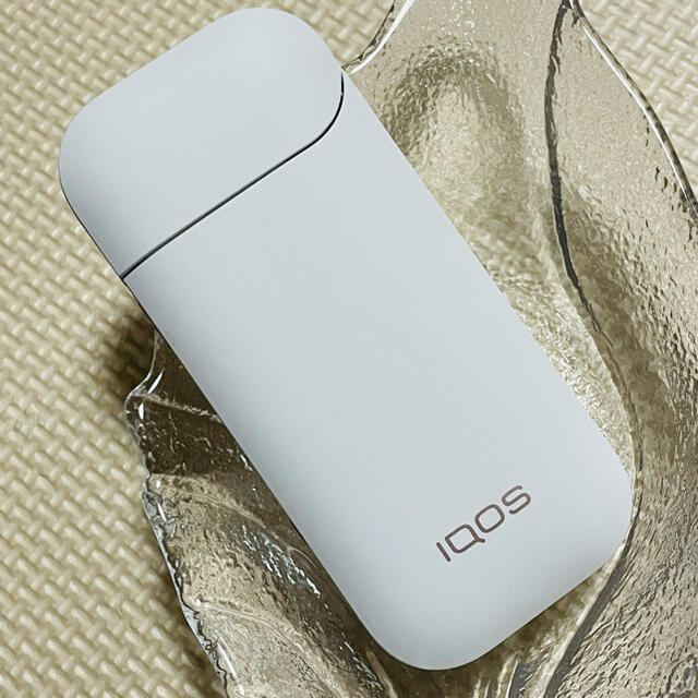 IQOS(アイコス)の☆動作確認済☆ iqos2.4plus チャージャーのみ　ホワイト メンズのファッション小物(タバコグッズ)の商品写真