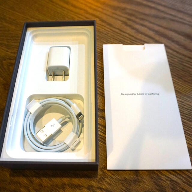 Apple(アップル)のiPhone 8Plus Space Gray64gb ELECOMカバー付き スマホ/家電/カメラのスマートフォン/携帯電話(スマートフォン本体)の商品写真