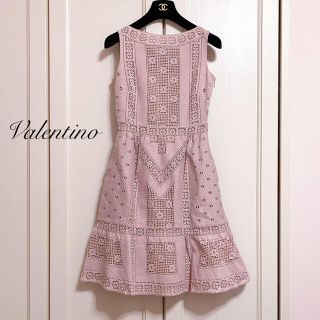 ヴァレンティノ(VALENTINO)の【VALENTINO】カットワークワンピース(ひざ丈ワンピース)