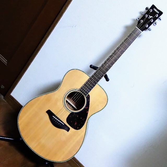 美品 YAMAHA FS-720S スプルース単板 アコースティックギター 【逸品