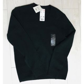 ユニクロ(UNIQLO)のUNIQLO ユニクロ プレミアムラムVネックセーター ブラック S(ニット/セーター)