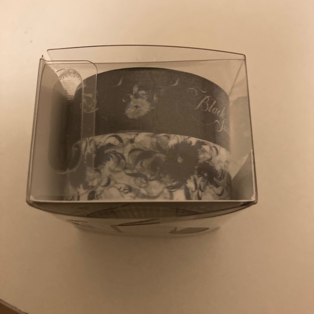 防弾少年団(BTS)(ボウダンショウネンダン)の引っ越しの為お安く💜BTS 公式　ブラックスワンマスキングテープ エンタメ/ホビーのCD(K-POP/アジア)の商品写真