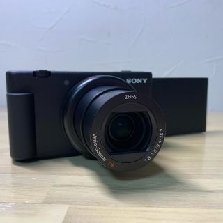 ソニー(SONY)の【美品】 SONY ZV1 高性能カメラ付属品セット❗️(コンパクトデジタルカメラ)