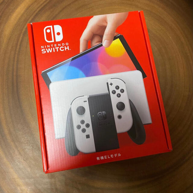 Nintendo Switch(ニンテンドースイッチ)のNintendo Switch有機ELモデルホワイト エンタメ/ホビーのゲームソフト/ゲーム機本体(携帯用ゲーム機本体)の商品写真