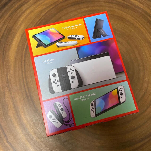 Nintendo Switch(ニンテンドースイッチ)のNintendo Switch有機ELモデルホワイト エンタメ/ホビーのゲームソフト/ゲーム機本体(携帯用ゲーム機本体)の商品写真