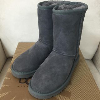 アグ(UGG)のUGG アグ クラシックショート グレー US7 24cm(ブーツ)