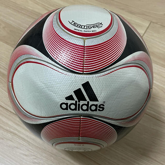 adidas(アディダス)の【予約品】チームガイストⅡ スポーツ/アウトドアのサッカー/フットサル(ボール)の商品写真