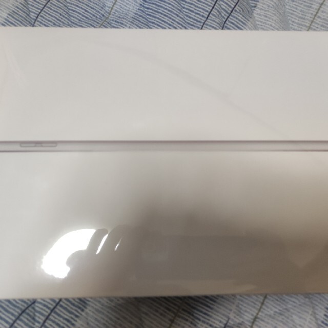 新品　Apple iPad 10.2インチ第9世代 64GB シルバー