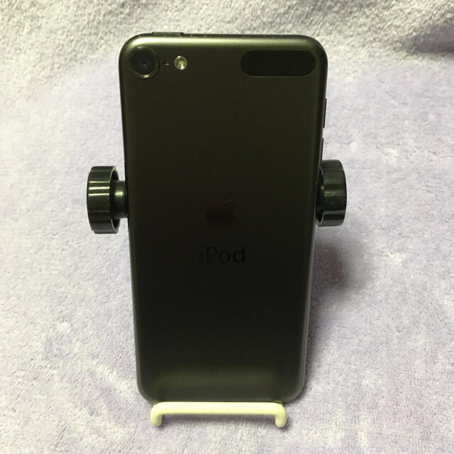 iPod touch(アイポッドタッチ)のiPod touch 2第6世代ブラック（32GB）送料無料 スマホ/家電/カメラのオーディオ機器(ポータブルプレーヤー)の商品写真