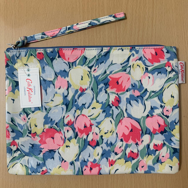 Cath Kidston(キャスキッドソン)の【新品】キャスキッドソン　ポーチ レディースのファッション小物(ポーチ)の商品写真