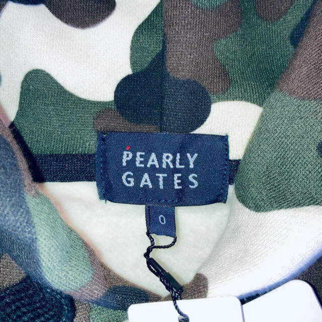 PEARLY GATES   パーリーゲイツワッペン付き迷彩柄パーカーの通販 by