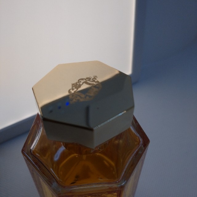L'Artisan Parfumeur(ラルチザンパフューム)の限定ボトル「アルード」AL OUDH ラルチザンパフューム コスメ/美容の香水(ユニセックス)の商品写真
