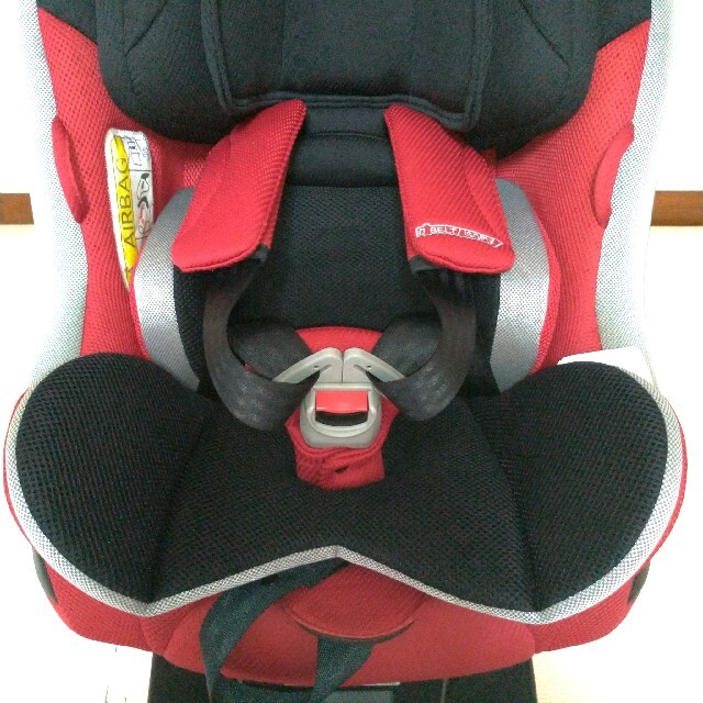 Aprica(アップリカ)の【送料込】アップリカ　クルリラAB　回転式 　ISOFIX ＆シートベルト兼用  キッズ/ベビー/マタニティの外出/移動用品(自動車用チャイルドシート本体)の商品写真