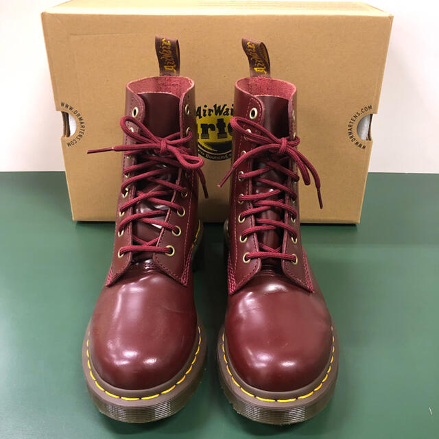 Dr.Martens(ドクターマーチン)のDr.Martens PASCAL 8EYE BOOT 13512602 レディースの靴/シューズ(ブーツ)の商品写真