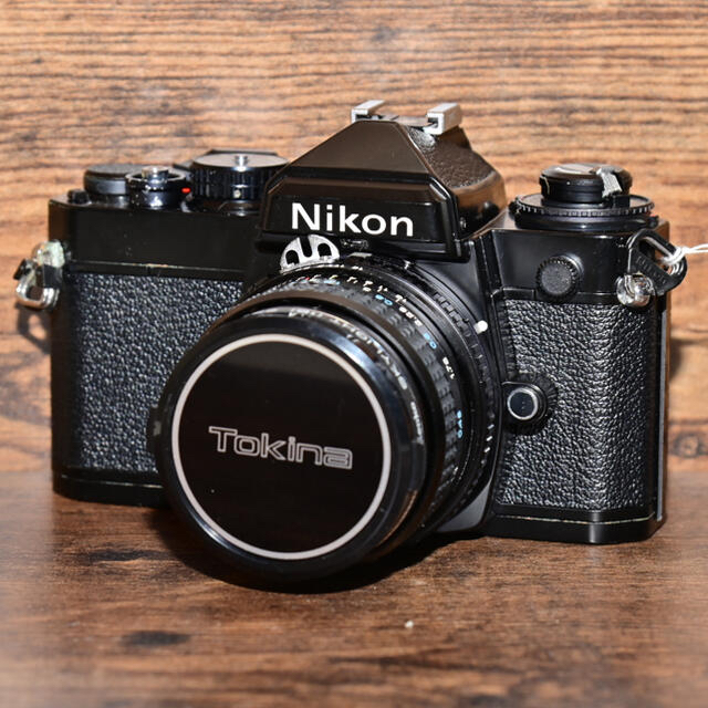 Nikon(ニコン)のフィルムカメラ　NIKON FE 単焦点、望遠レンズ付き　動作品 スマホ/家電/カメラのカメラ(フィルムカメラ)の商品写真