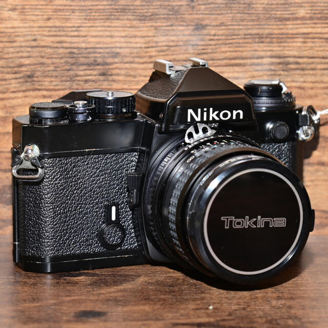 Nikon(ニコン)のフィルムカメラ　NIKON FE 単焦点、望遠レンズ付き　動作品 スマホ/家電/カメラのカメラ(フィルムカメラ)の商品写真