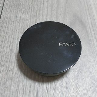 ファシオ(Fasio)のファシオ　ラスティングフェイスパウダーWP　02ミディアムベージュ(フェイスパウダー)