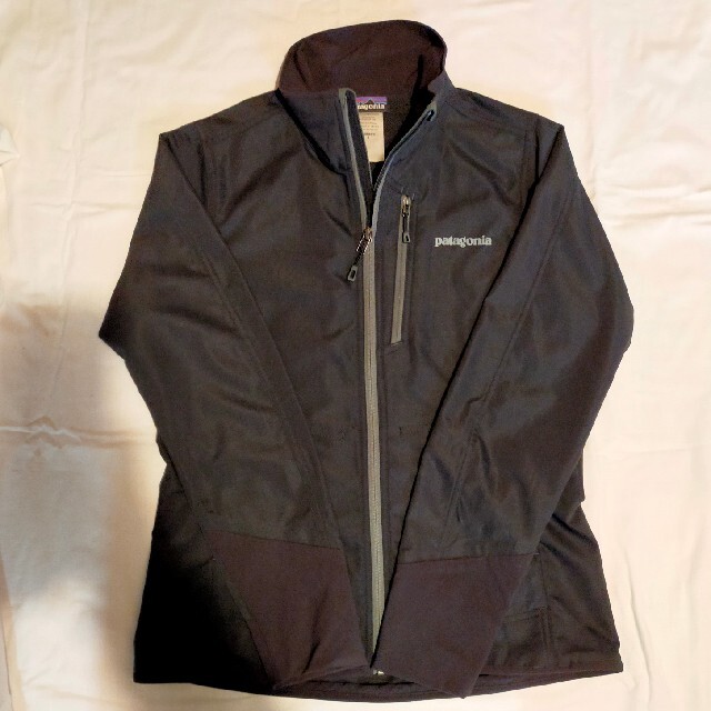 patagonia(パタゴニア)のパタゴニア　patagonia　ソフトシェル　ジャケット　レディース スポーツ/アウトドアのアウトドア(登山用品)の商品写真