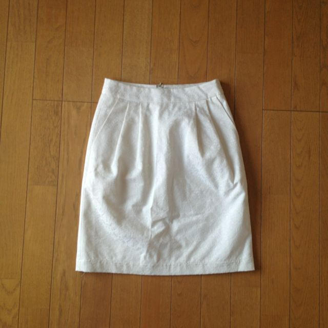 RU(アールユー)の美品刺繍スカート RU レディースのスカート(ミニスカート)の商品写真