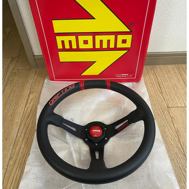 【ほとんど新品！】momo モモ ドリフティング　33φ ディープコーン