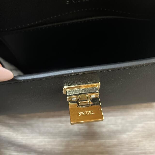 SNIDEL(スナイデル)のスナイデル　フロントメタルバッグ レディースのバッグ(ハンドバッグ)の商品写真
