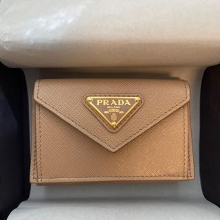 プラダ(PRADA)のらくらくま様専用　新品未使用　プラダ　PRADA 三つ折り財布　ピンクベージュ(財布)