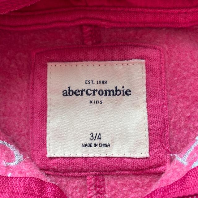 Abercrombie&Fitch(アバクロンビーアンドフィッチ)のアバクロ　キッズパーカー　　3.4歳 キッズ/ベビー/マタニティのキッズ服女の子用(90cm~)(ジャケット/上着)の商品写真