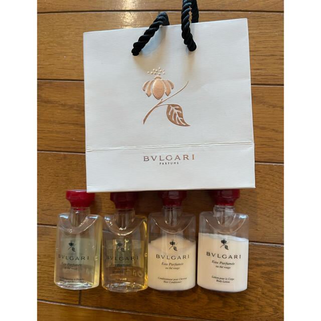 BVLGARI(ブルガリ)のブルガリ　シャワーセット コスメ/美容のヘアケア/スタイリング(シャンプー/コンディショナーセット)の商品写真