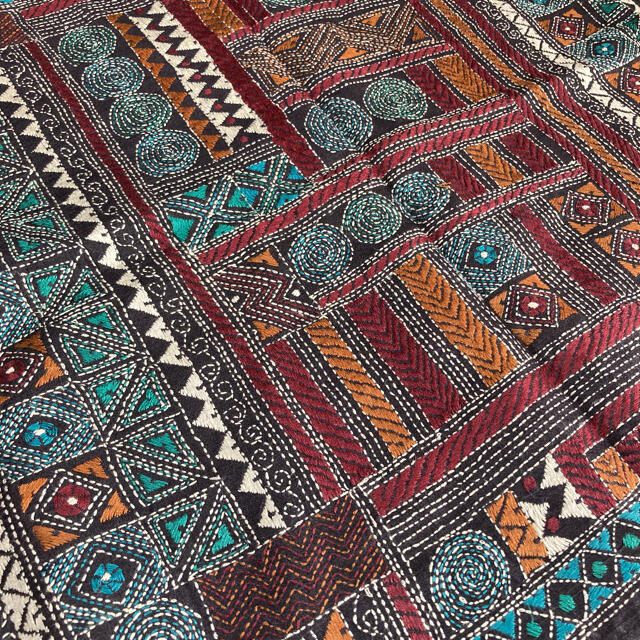 特価再入荷 インド手刺繍ストール マフラー 最高級 布 生地 絹 アジアン シルク100%の通販 by byuri お休み中 注文不可|ラクマ 新作超特価