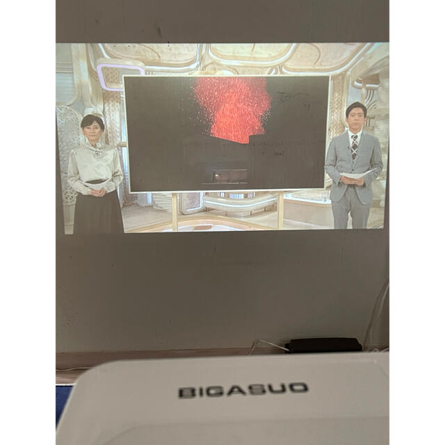 訳あり　BIGASUO 302 プロジェクター　ほぼ新品 スマホ/家電/カメラのテレビ/映像機器(プロジェクター)の商品写真