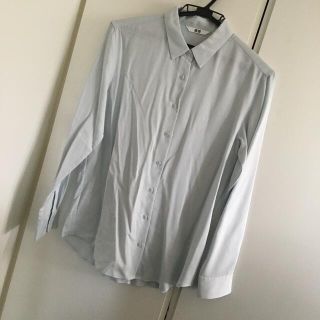 ユニクロ(UNIQLO)のユニクロ　レーヨンシャツ　ペールブルー(シャツ/ブラウス(長袖/七分))