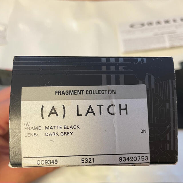 FRAGMENT(フラグメント)のFragment Oakley latch matte black フラグメント メンズのファッション小物(サングラス/メガネ)の商品写真