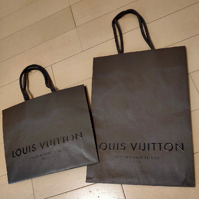 LOUIS VUITTON - ルイビィトン ショッピングバッグ ブランド 紙袋 まとめ売り2つの通販 by わま2467｜ルイヴィトンならラクマ