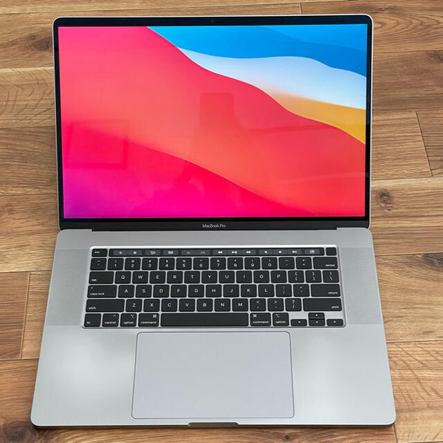 MacBook Pro 2019 16インチi7/16gb/5300m USキー