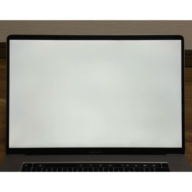MacBook Pro 2019 16インチi7/16gb/5300m USキー