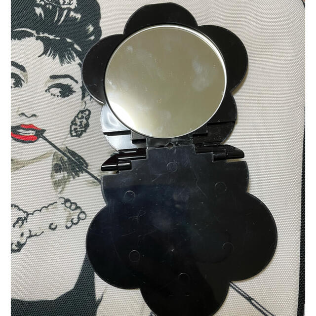 MARY QUANT(マリークワント)のMARY QUANT マリークワント ミラー 鏡 黒 ブラック レディースのファッション小物(ミラー)の商品写真