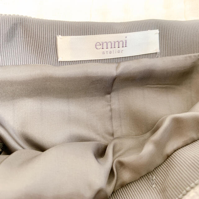 emmi atelier(エミアトリエ)のemmi タックポケットデザインスカート レディースのスカート(ひざ丈スカート)の商品写真