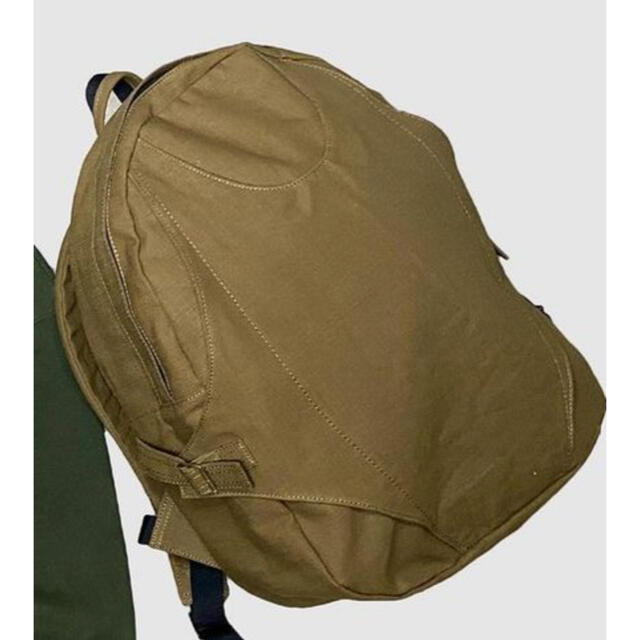 TENDERLOIN(テンダーロイン)のテンダーロイン   BACK PACK DUCK KHAKI 新品未使用 メンズのバッグ(バッグパック/リュック)の商品写真