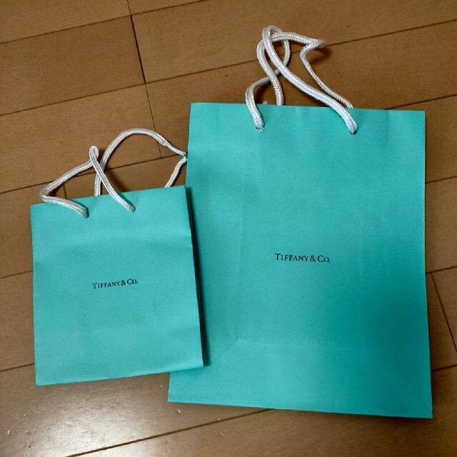 Tiffany & Co.(ティファニー)のティファニー　ショッピングバッグ　紙袋　まとめ売り2つ レディースのバッグ(ショップ袋)の商品写真