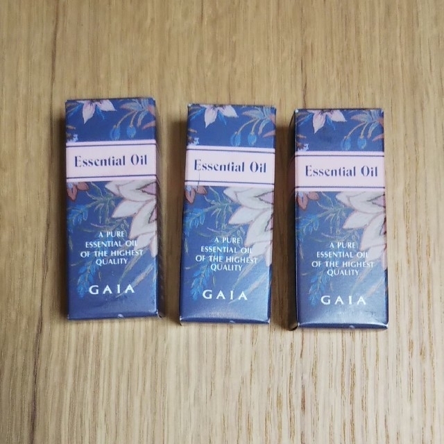 GAIA エッセンシャルオイル3本セット(レモングラス、ゼラニウム、ラベンダー) コスメ/美容のリラクゼーション(エッセンシャルオイル（精油）)の商品写真