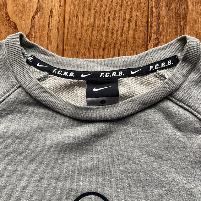 F.C.R.B.(エフシーアールビー)のFCRB NIKE EMBLEM SWEAT S 16ss ナイキ　激レア メンズのトップス(スウェット)の商品写真